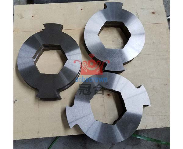 工業(yè)固廢撕碎機(jī)生產(chǎn)中的安全防護(hù)出了問(wèn)題怎么辦？